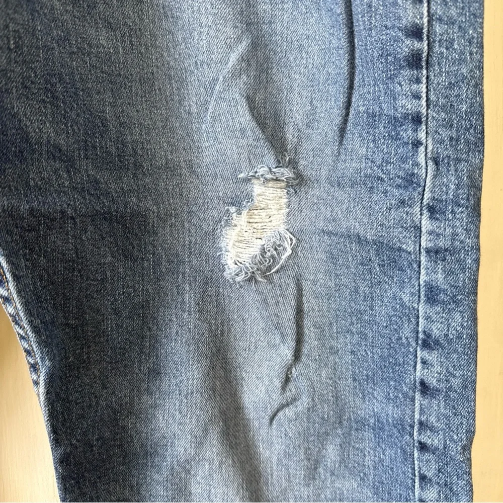Levis 502‎ Men’s Jeans 38x32 Blue Denim Tapered Leg w/Stretch and Distressing